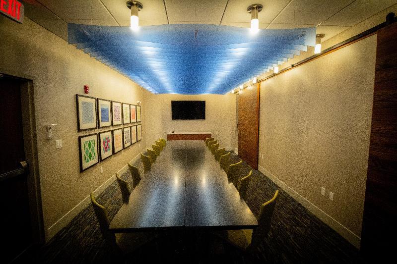 Holiday Inn Express & Suites - Boston South - Randolph By Ihg Экстерьер фото